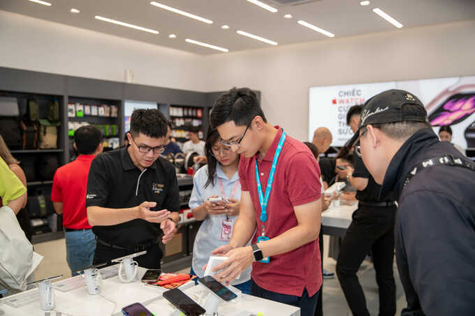 FPT Shop cho sử dụng thử iPhone 15 trong 30 ngày