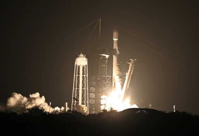 Mảnh tên lửa SpaceX có thể đâm vào Mặt Trăng