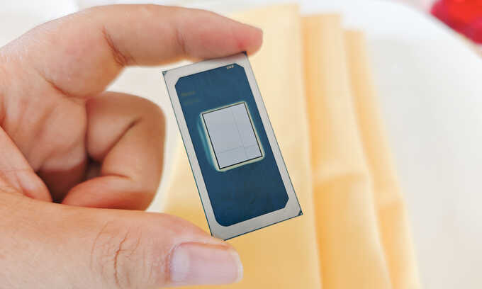 Intel bắt đầu sản xuất thử chip 18A-P tiên tiến nhất
