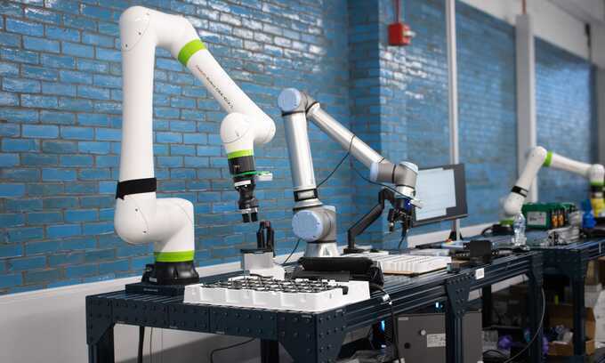 GM cắt giảm 1.000 nhân sự, lắp đặt 50 robot
